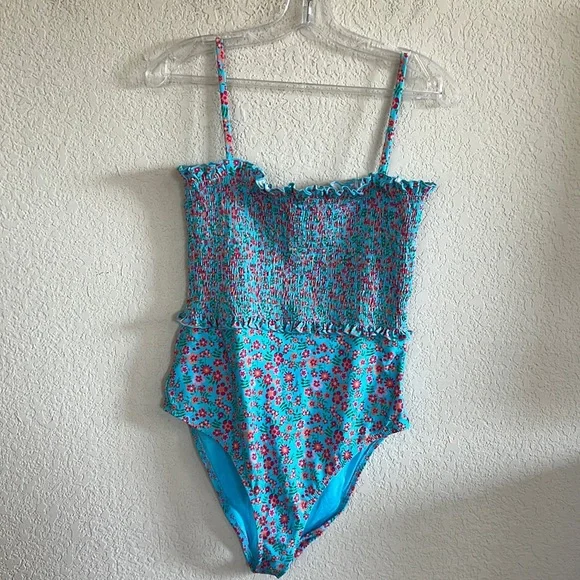 SOLID & STRIPED The Vera Smocked One-piece Swimsuit In Ditsy Floral - Picture 5 of 10